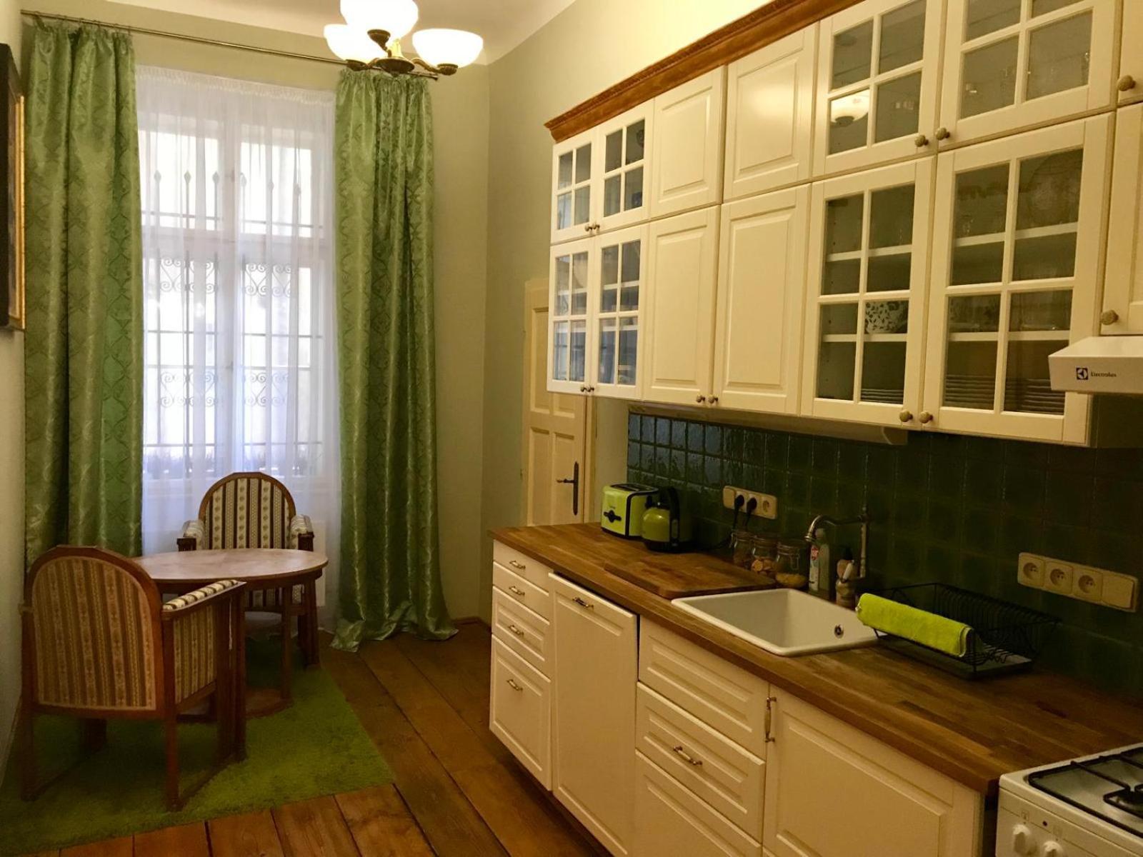 Vladislavova Luxury